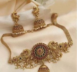 Elegant Gold-toned Choker Set
