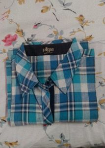 Blue &amp; White Plaid Button-Down Shirt
