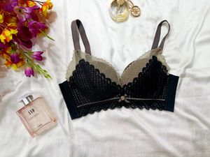 🇳🇿💫♥️Elegant Black Lace Bra
