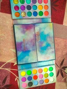 105 Shade beauty Glazed Eyeshadow With 2 Liners✨