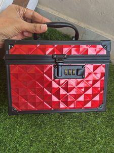 Colorbar Vanity Box