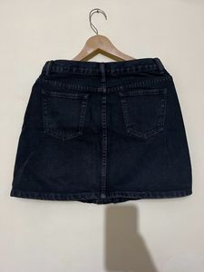 Buttoned Denim Skirt