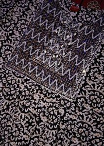Nayra Kat Kurti Set