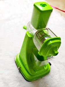Fruit &amp; Vegetable Juicer💚