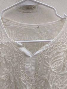 Elegant White Embroidered Kurta Set ( 4 pcs)