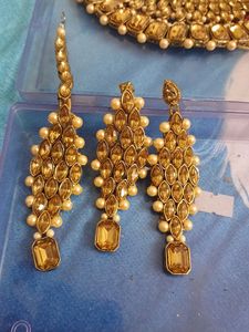 Necklace With Mangtika And Earrings