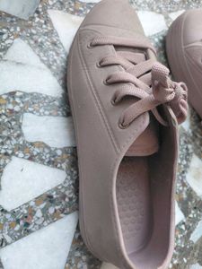 Mauve Casual Sneakers