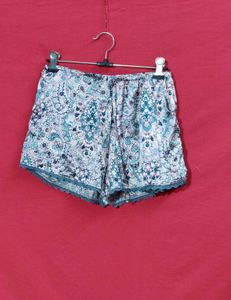 Girl Shorts Size 32/34