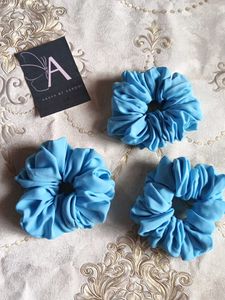 Blue Scrunchie Set 3 🆕✨