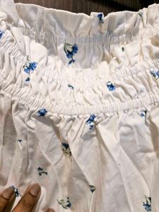 H&amp;M White Short Sleeveless Dress