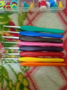Crochet Knitting Needles Set With Mixwoollen Ball