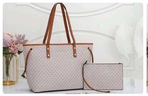 MK JET SET LARGE TOTE BAG WITH ZIPPER POUCH