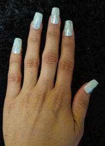 Attractive Artificial Nails ( Set Of 6)