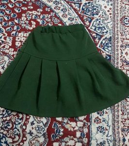 Girls' Floral Top &amp; Green Skirt Set
