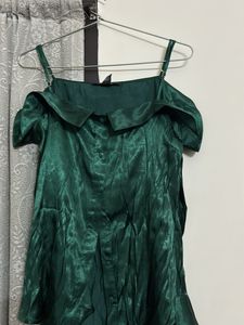 Elegant Green Top &amp; White Bag