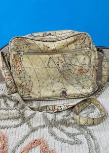 🌍 Vintage Map-Print Messenger Bag – Stylish &amp; Spa