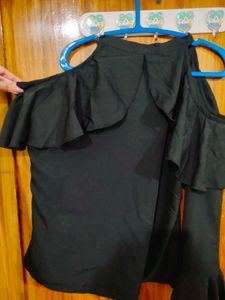 Stylish Black Cold Shoulder Top