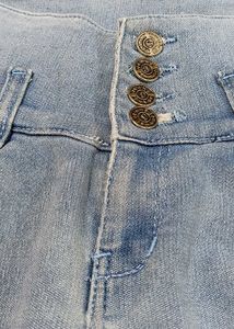 4 Button Jeans