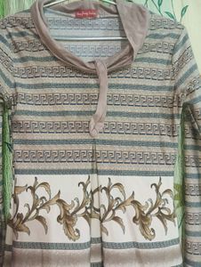 Top With Long Sleves In Size M