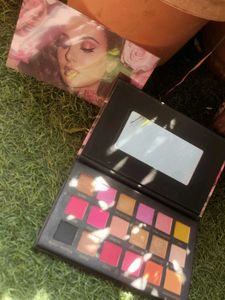 Sweden Beauty Eyeshadow Palette