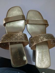 Visrudi Gold Sandals