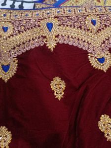 maroon and navy blue velvet saree