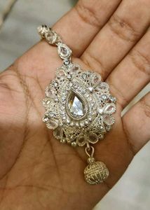 Elegant Silver Maang Tikka