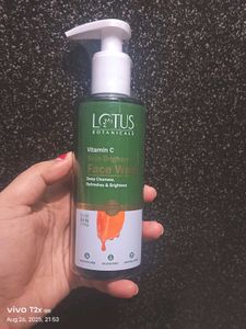 Lotus Botanicals Vitamin C Face Wash