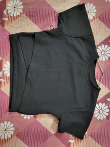 Sexy Black Crop Top With Cutout Design at Abs
