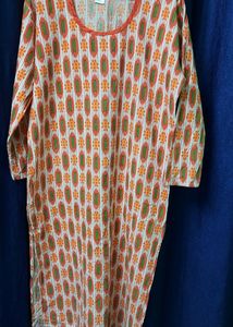 Orange colored, pure cotton women&#39;s Kurti