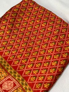 Elegant Ethnic Saree With Blouse