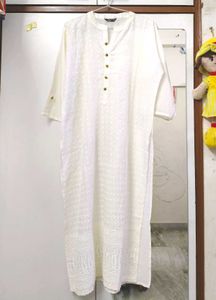 Festival Combo Of Ivory Kurta Wid Dupatta, Earring