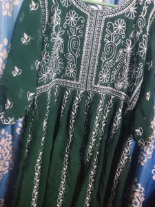 Elegant Green Embroidered Kurta
