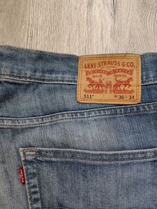 Ma1575 Levi&#39;s Beggy jeans waist 36
