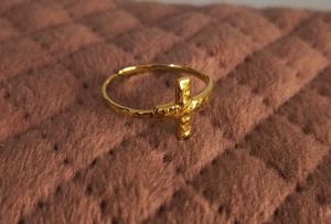 18k Gold Cross Ring