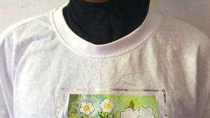 Floral Graphic Print White Tee