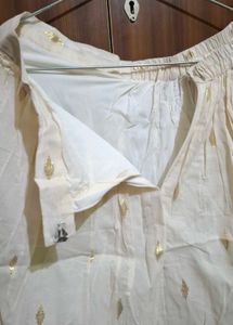 White Embroidered Blouse With Skirt And Outer