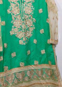 Pakistani Kurta With Dupatta And Patiyala