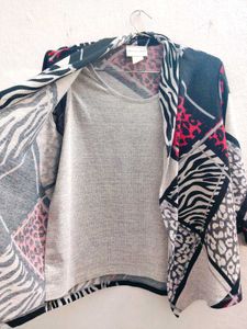 Open-front Cargian Top