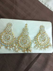 Earings+ Tika