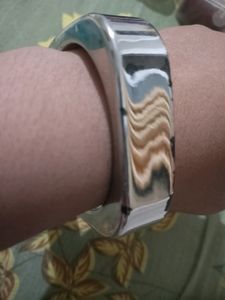 2 Bracelets