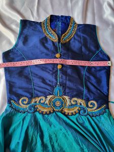 Dhamaka Offer🔥 Elegant Gown With Leggings