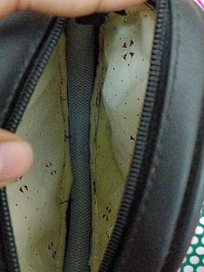 ROUND SLING BAG/ UNDER 500 COINS