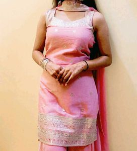 Pink Embroidered Kurta Plazzo Set💗