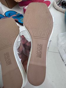 Red Tape Mode White Sandals