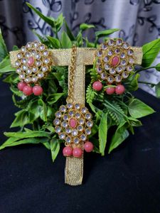 Pink Necklace Set With Earrings &amp; Mangtika