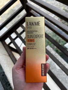 Lakme Sun Expert 1% Nia-VIT C Sunscreen, SPF 50 PA