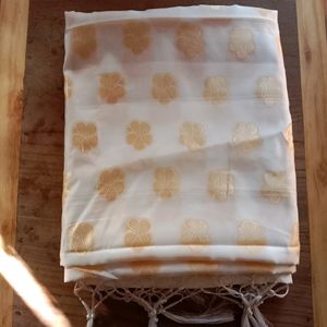 Jaqured Silk With Golden Thread Saree🥰