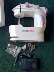 Mini Sewing Machine