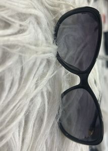 Chic Black Sunglasses